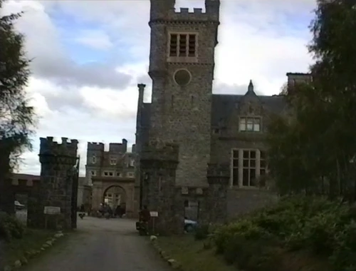 15 Aug 1993 · The entrance to Carbisdale Castle courtyard.